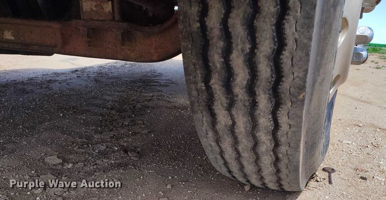 image for item DP4963 1989 Freightliner FLD semi truck