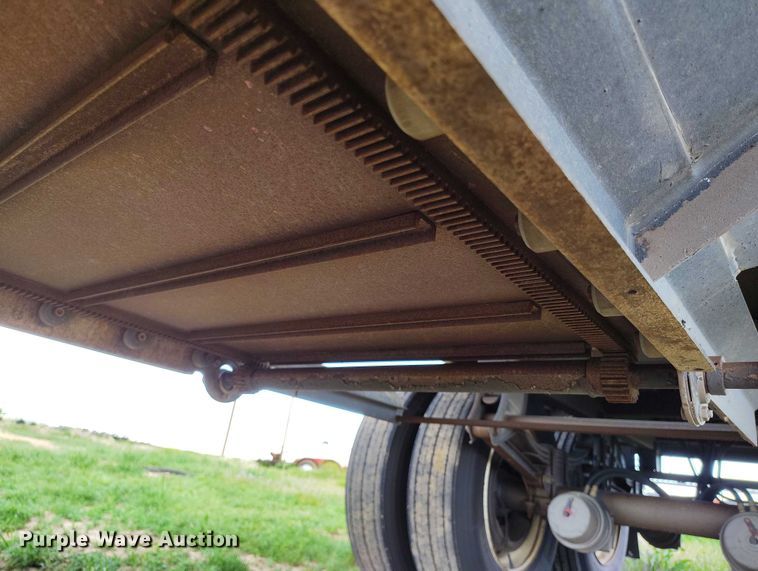 image for item DP4964 2014 Maurer grain trailer