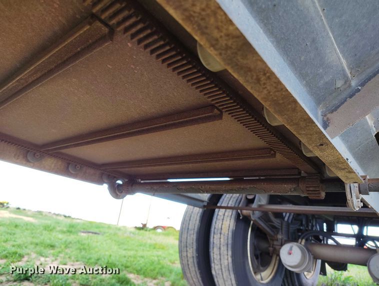 image for item DP4964 2014 Maurer grain trailer
