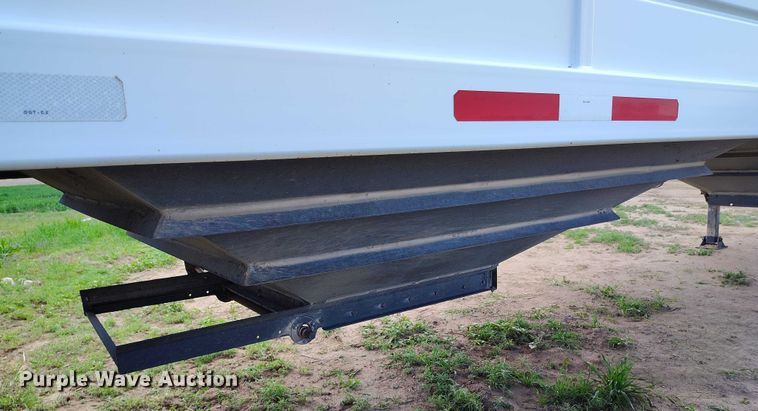 image for item DP4964 2014 Maurer grain trailer