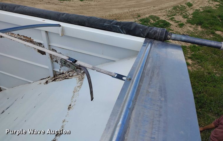 image for item DP4964 2014 Maurer grain trailer
