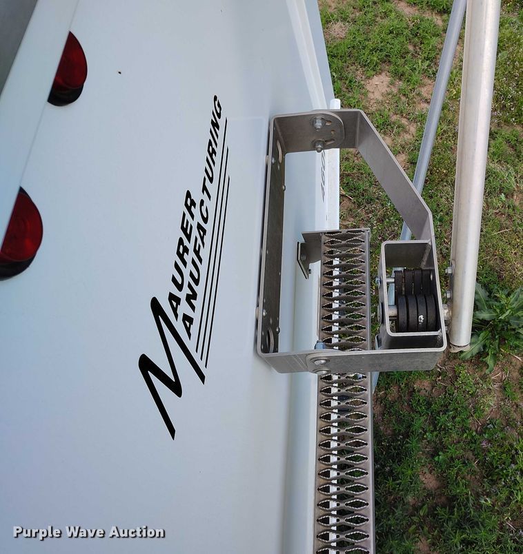 image for item DP4964 2014 Maurer grain trailer