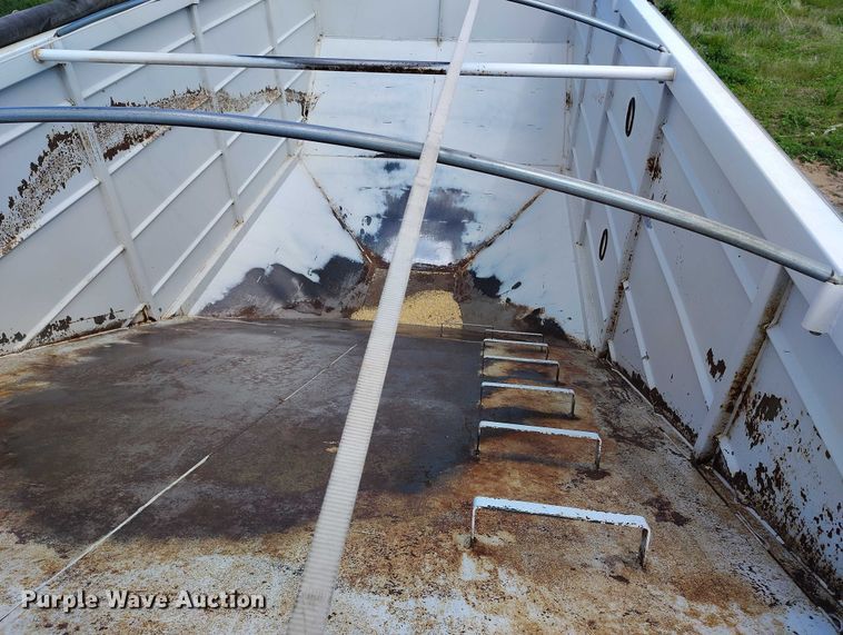 image for item DP4964 2014 Maurer grain trailer