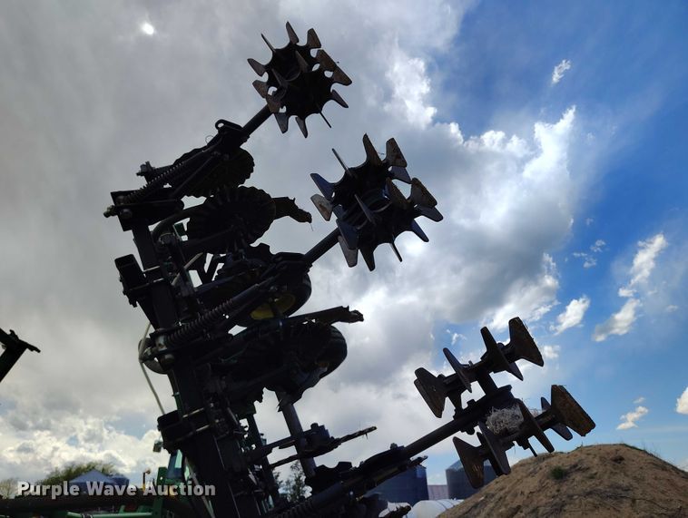 image for item DP4968 John Deere 2510S strip-till