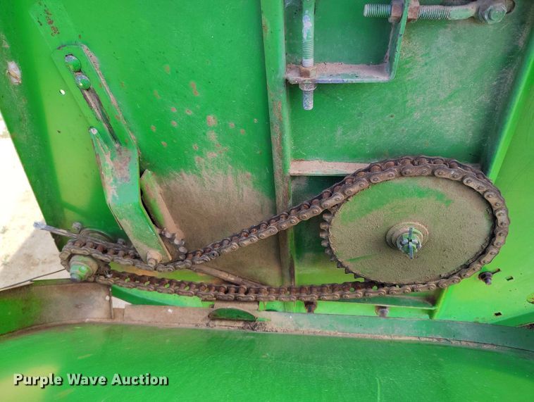 image for item DP4970 1993 John Deere 930 rigid head