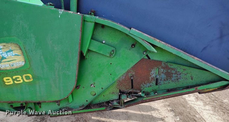 image for item DP4970 1993 John Deere 930 rigid head