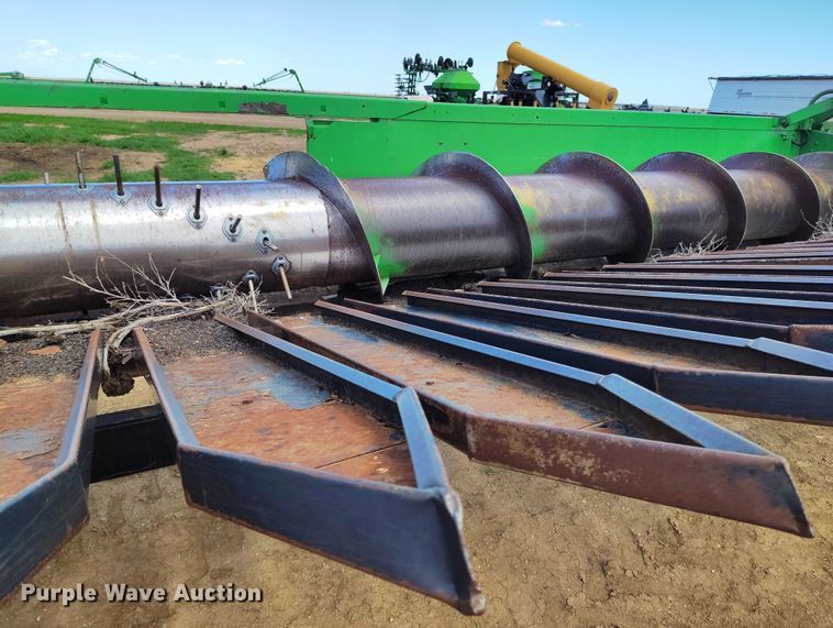 image for item DP4970 1993 John Deere 930 rigid head