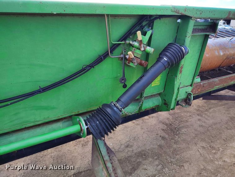 image for item DP4970 1993 John Deere 930 rigid head