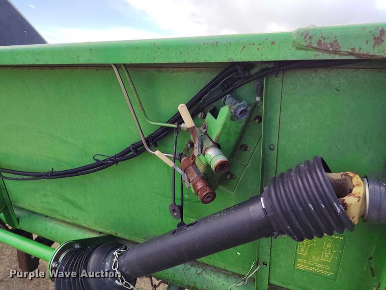 image for item DP4970 1993 John Deere 930 rigid head