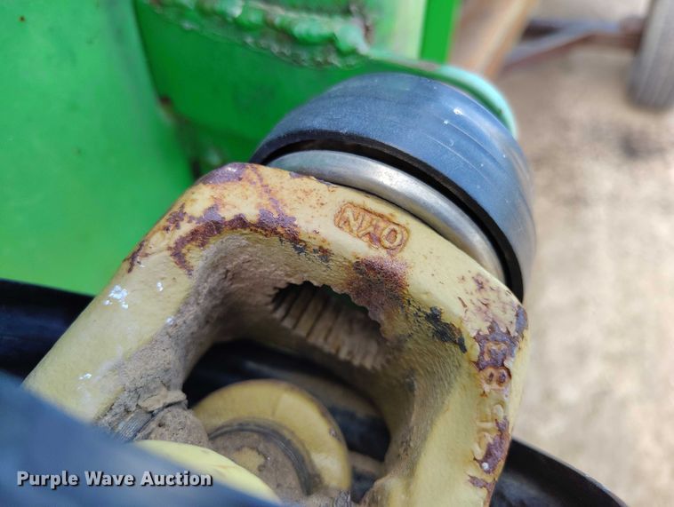 image for item DP4970 1993 John Deere 930 rigid head