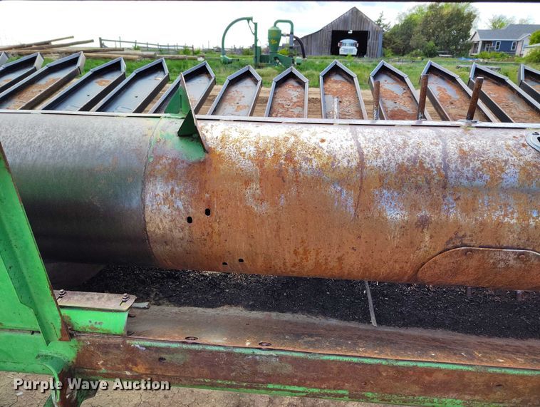 image for item DP4970 1993 John Deere 930 rigid head