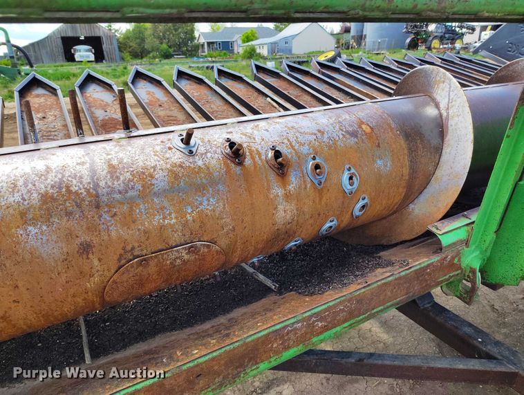 image for item DP4970 1993 John Deere 930 rigid head