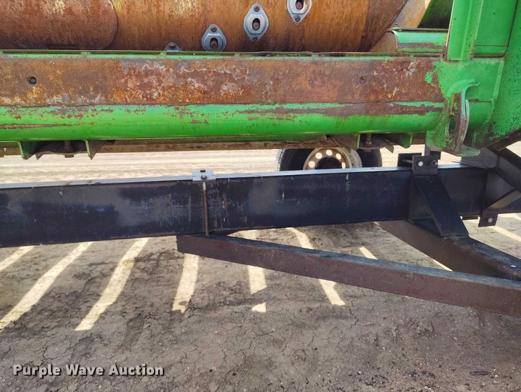 image for item DP4970 1993 John Deere 930 rigid head