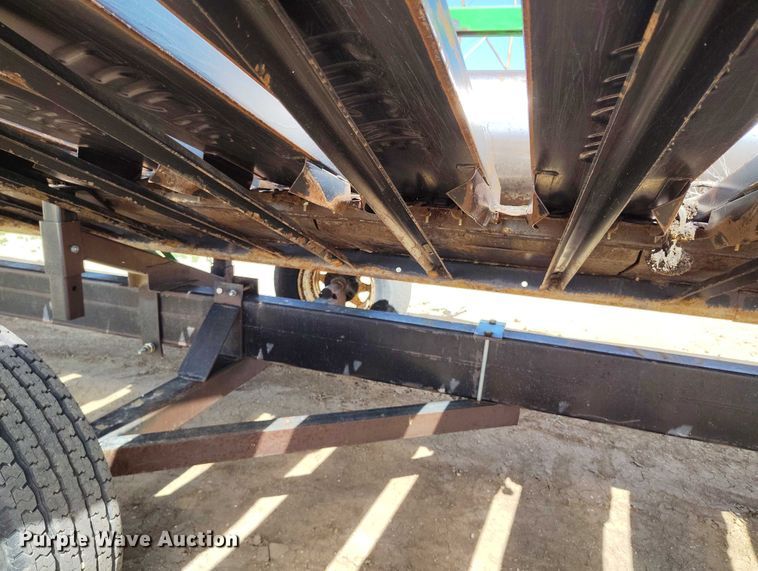 image for item DP4970 1993 John Deere 930 rigid head