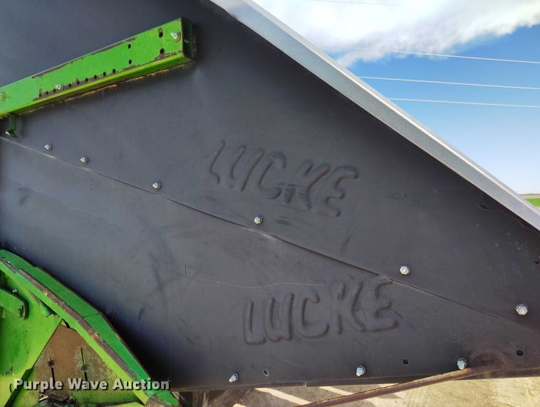 image for item DP4970 1993 John Deere 930 rigid head