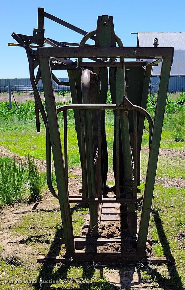 image for item DP4972 Powder River  squeeze chute