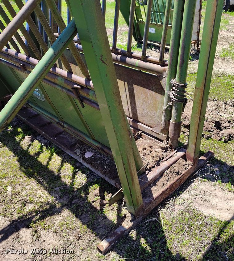 image for item DP4972 Powder River  squeeze chute