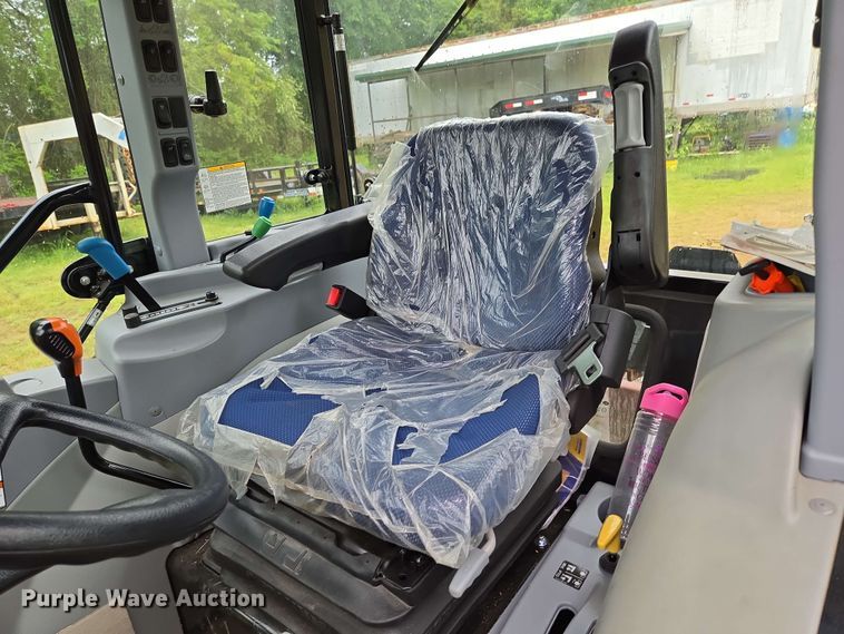 image for item DP6392 2021 New Holland Boomer 50 MFWD tractor