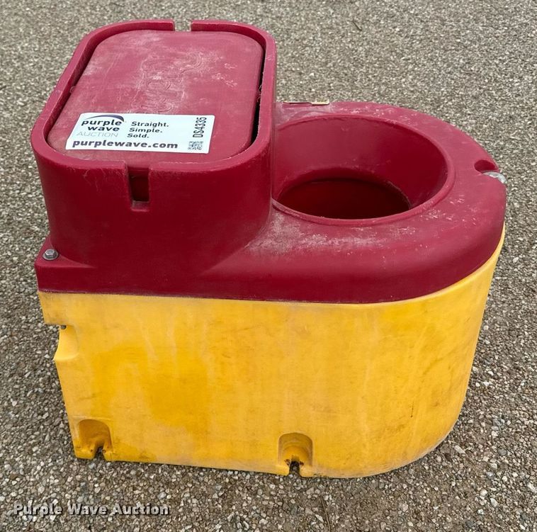 image for item DS4335 Ritchie livestock waterer