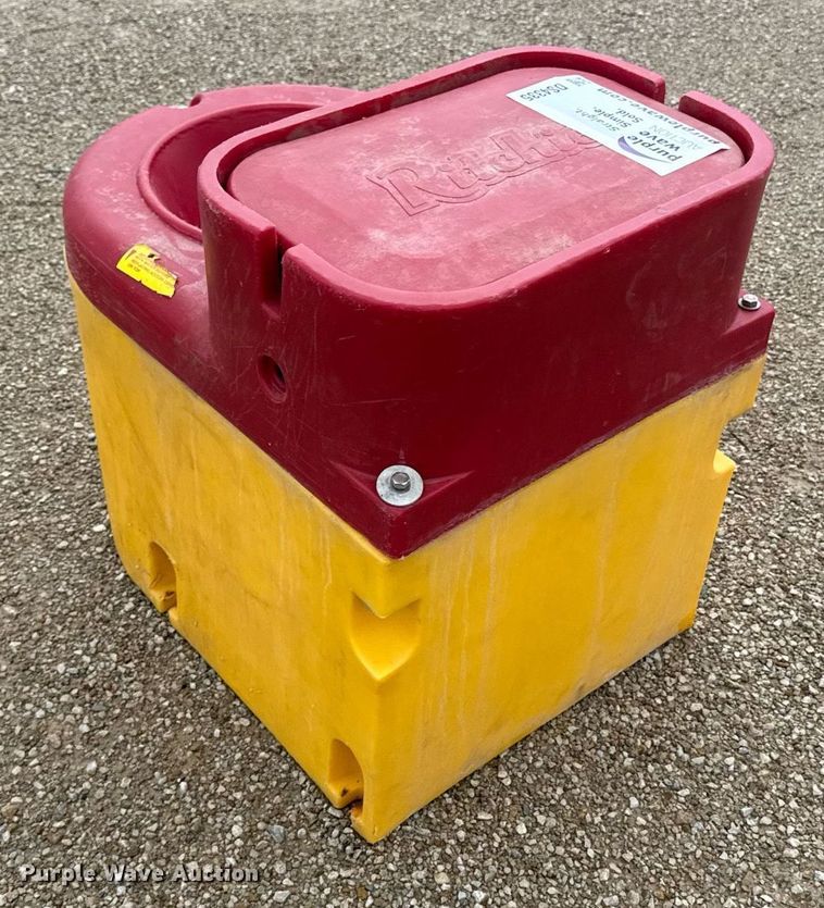 image for item DS4335 Ritchie livestock waterer