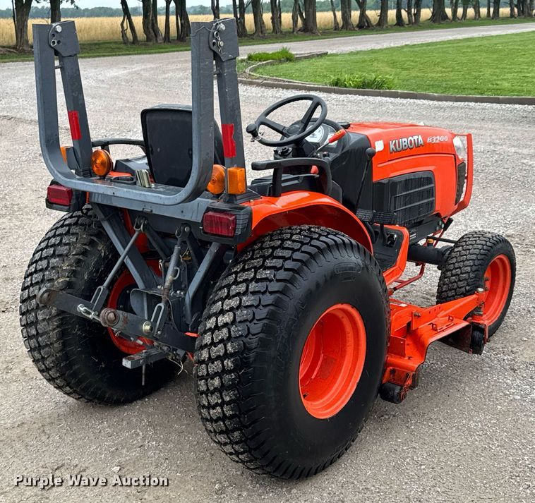 image for item DU9151 2008 Kubota B3200HSD MFWD tractor