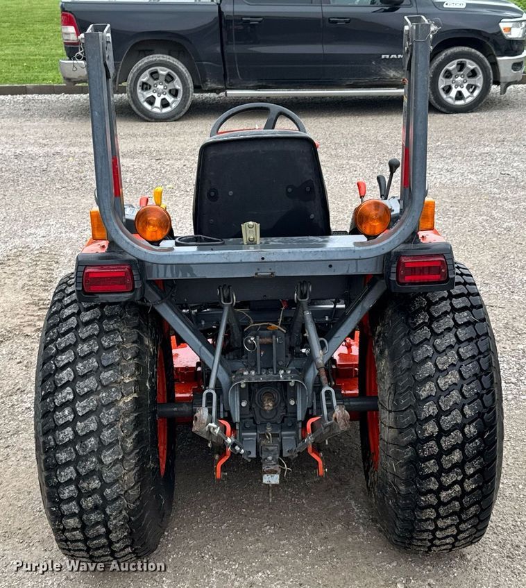 image for item DU9151 2008 Kubota B3200HSD MFWD tractor