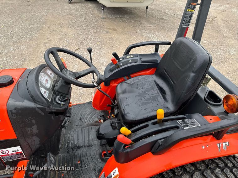 image for item DU9151 2008 Kubota B3200HSD MFWD tractor
