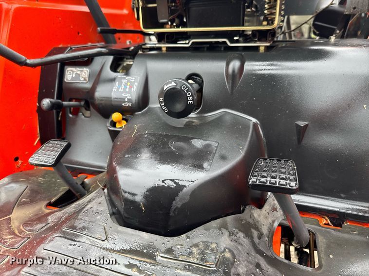 image for item DU9151 2008 Kubota B3200HSD MFWD tractor