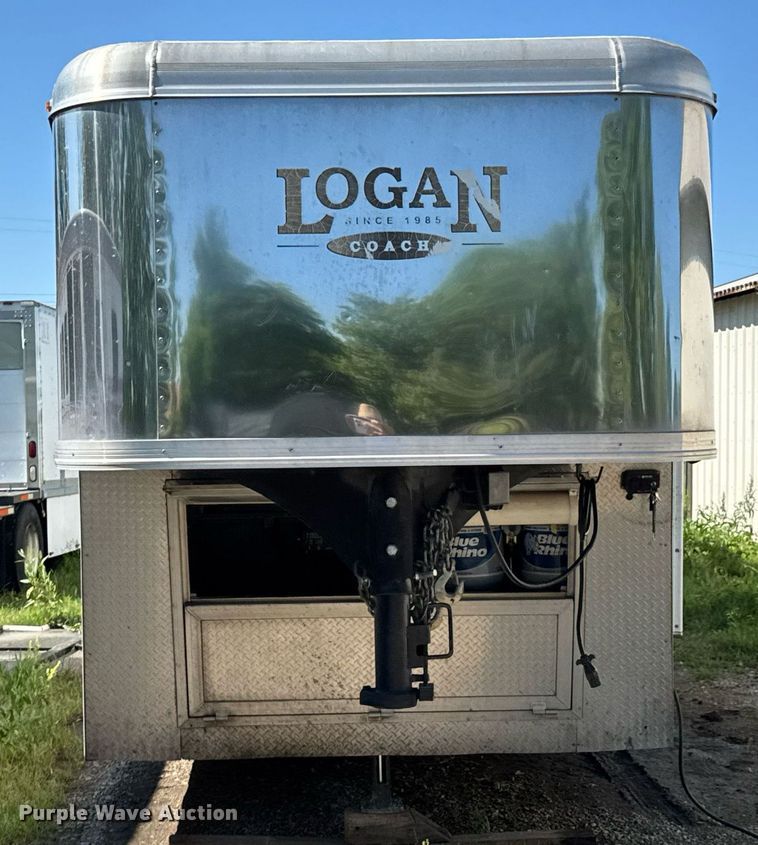 image for item DU9166 2014 Logan Coach Inc horse trailer