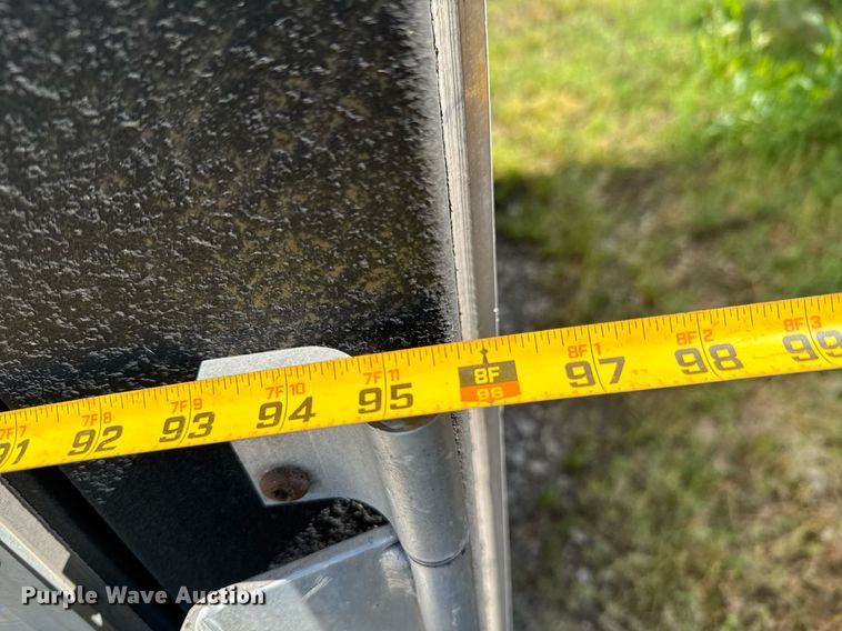 image for item DU9166 2014 Logan Coach Inc horse trailer