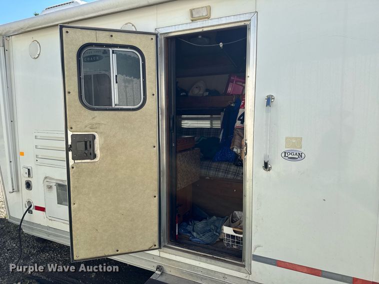 image for item DU9166 2014 Logan Coach Inc horse trailer