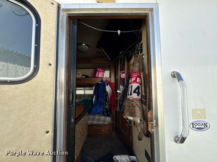 image for item DU9166 2014 Logan Coach Inc horse trailer