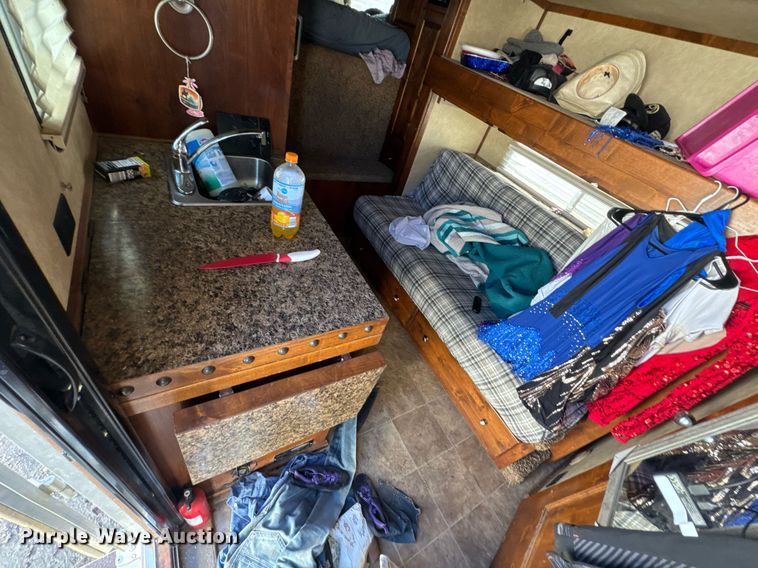 image for item DU9166 2014 Logan Coach Inc horse trailer