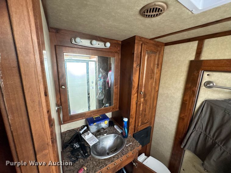 image for item DU9166 2014 Logan Coach Inc horse trailer