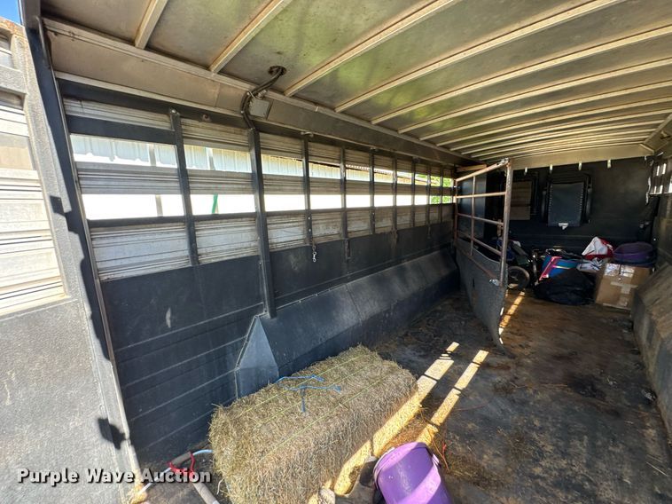 image for item DU9166 2014 Logan Coach Inc horse trailer