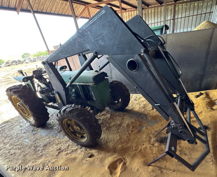 image for item DU9167 1991 John Deere 2955 MFWD tractor