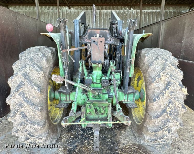 image for item DU9167 1991 John Deere 2955 MFWD tractor