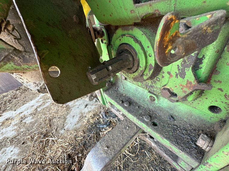 image for item DU9167 1991 John Deere 2955 MFWD tractor