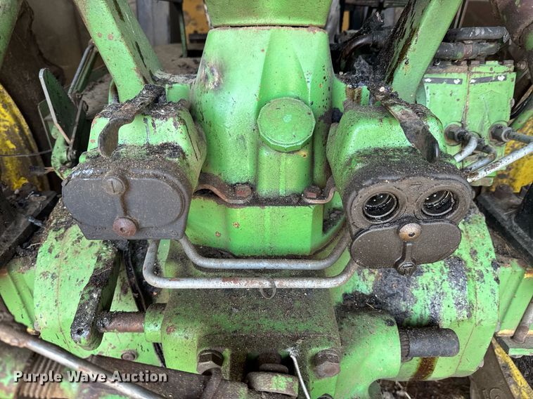 image for item DU9167 1991 John Deere 2955 MFWD tractor