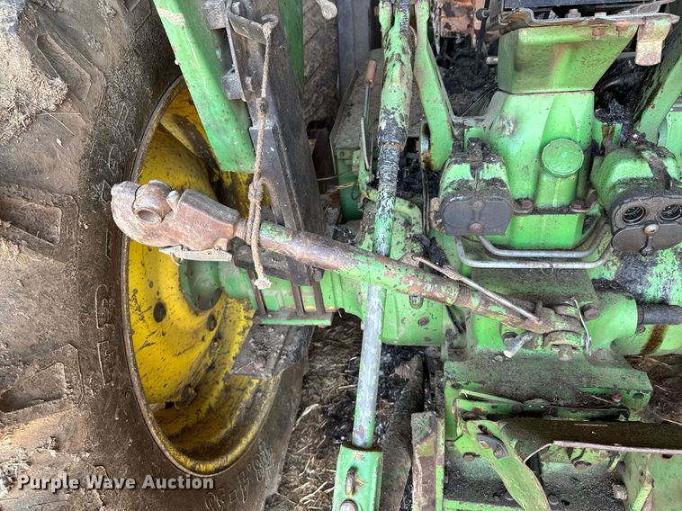 image for item DU9167 1991 John Deere 2955 MFWD tractor