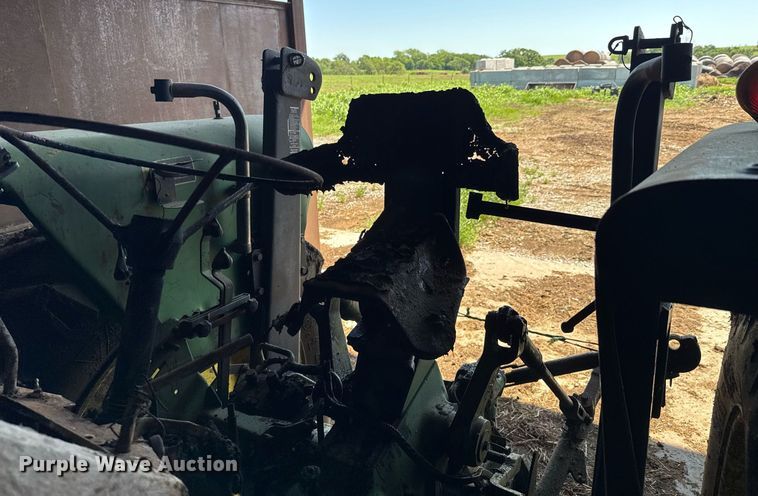 image for item DU9167 1991 John Deere 2955 MFWD tractor