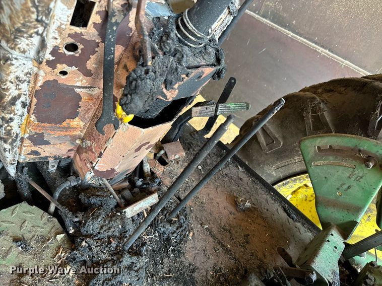 image for item DU9167 1991 John Deere 2955 MFWD tractor