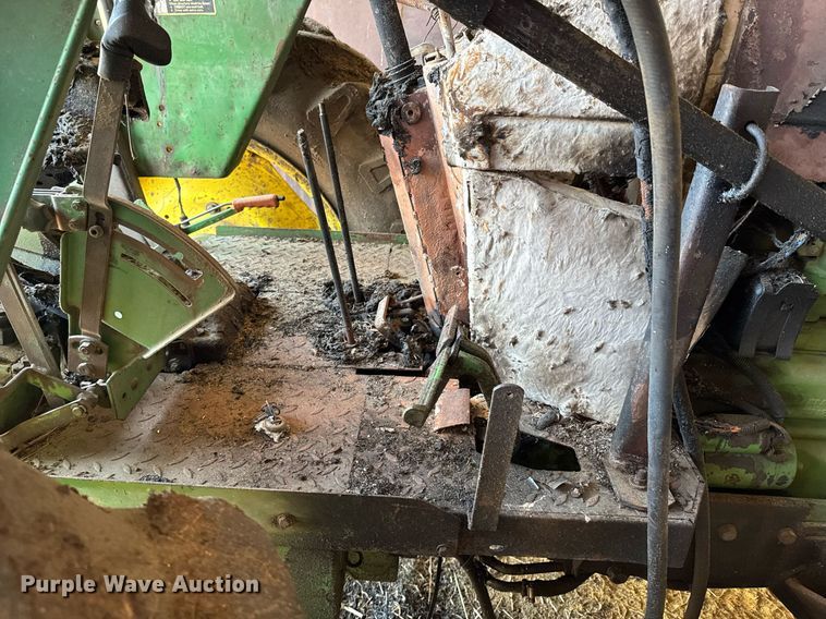 image for item DU9167 1991 John Deere 2955 MFWD tractor