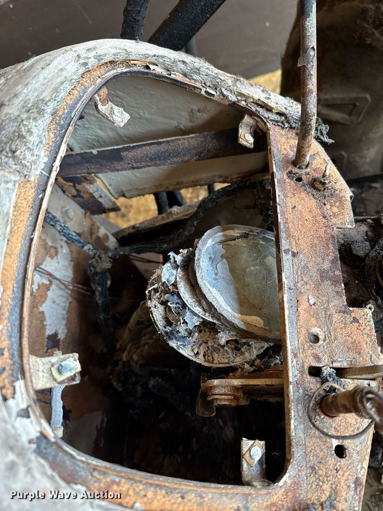 image for item DU9167 1991 John Deere 2955 MFWD tractor