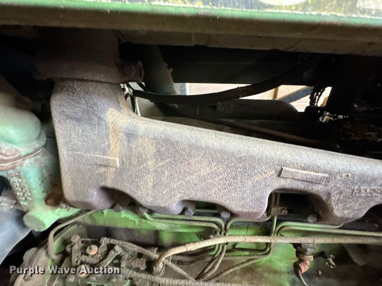 image for item DU9167 1991 John Deere 2955 MFWD tractor