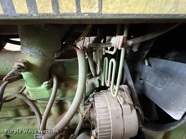 image for item DU9167 1991 John Deere 2955 MFWD tractor