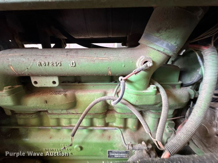 image for item DU9167 1991 John Deere 2955 MFWD tractor