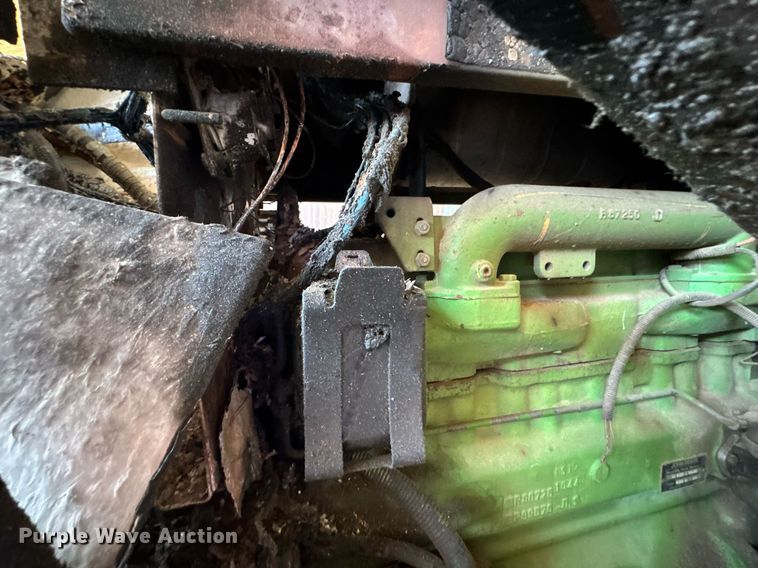 image for item DU9167 1991 John Deere 2955 MFWD tractor