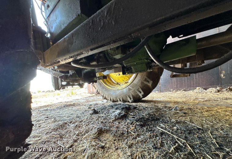 image for item DU9167 1991 John Deere 2955 MFWD tractor