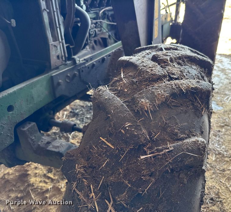 image for item DU9167 1991 John Deere 2955 MFWD tractor